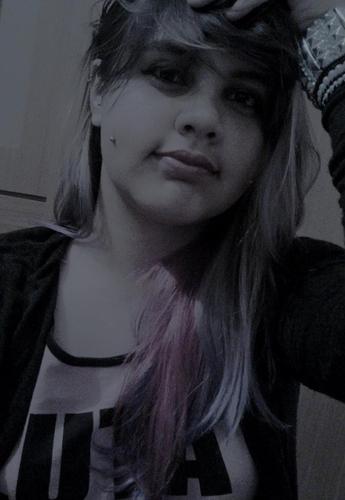É mais fácil sorrir do que dizer o motivo pelo qual você está triste. -Uma unica Lagrima de decepção. O restante delas são de arrependimentos.