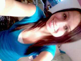 Im 17 about to be a senior and i love meeting new friends ; so Follow me ;D