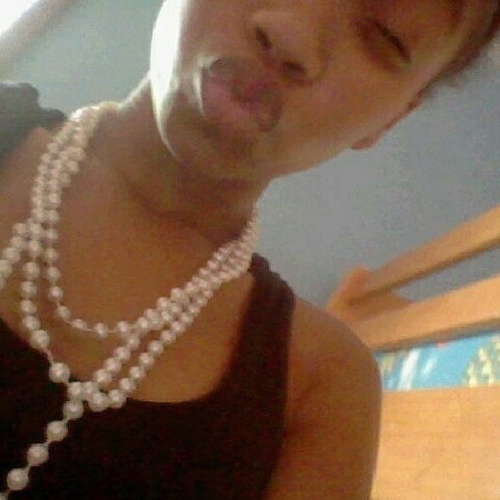 August 8th (: #teamprettyeyes! #TeammEbonii! Follow mee and ill follow back (: !