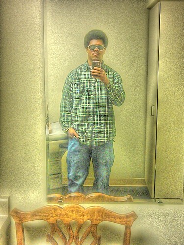 I'm a muzik head,n a rapper,luv my baby girl / name is Yk.... shark gang baby..MadMan muzik is who I'm wit/ rockstar life
