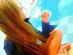 Ill-natured. Frowning. Short fuse. Fear of love. Fear of the future. Passionate about who should not. So I am.