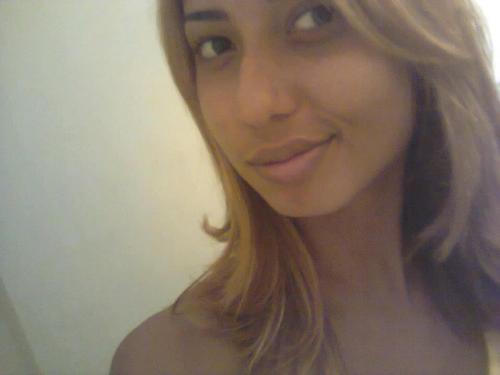 Eu sou assim: 
Facebook..: https://t.co/WXOPspu7nc

Ask.fm:http://t.co/ZEmNR44igA

tumblr: http://t.co/TNBUDNIJQF