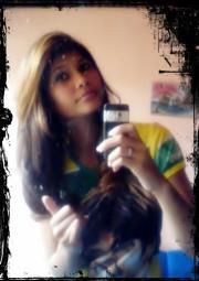 Eu só quero é viver, esquecer os problemas, ou boa parte deles.Sorrir sem ter motivo, estar perto de quem eu amo,Viver feliz, curtir as pequenas coisas da vida!
