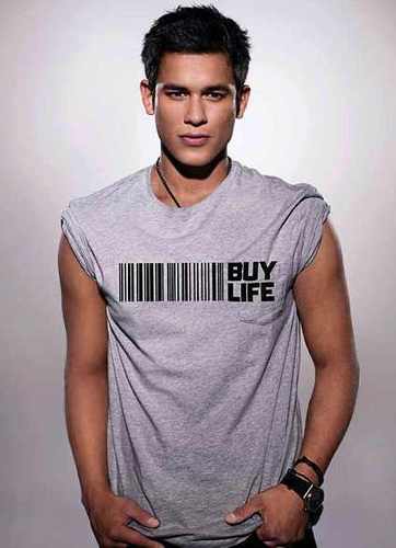 KimsJareBear's profile picture. Second in comand of the #UleyPack. My world revolves around #Kim. Or does it? #DOD 21+ RP,RL