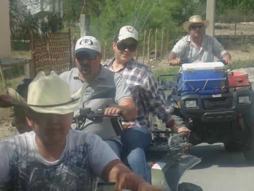 me gusta todo lo que tenga que ver con tigres.la musica en ingles.ovio las mujeres