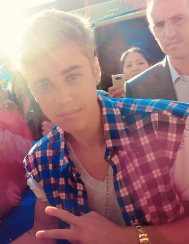 @justinbieber followed me in 04-01-2011
at 17:30 | since 30-09-2010 |
