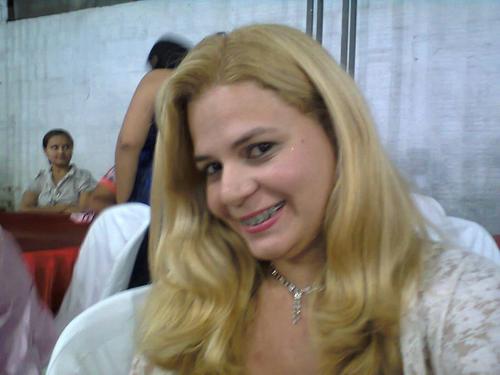gosto de fazer amizades verdadeiras, não gosto de mentiras,falsidades,gosto muito de viver a vida, amo minha vida,TeAmo meu DEUS, tu es a razão do meu viver!