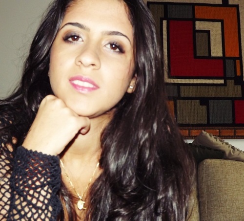 Posso ser leve como uma brisa ou forte como uma ventania,
Depende de quando e como você me vê passar.
