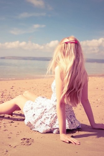 Blonde, F1, Dancing and good times. Lets chat.