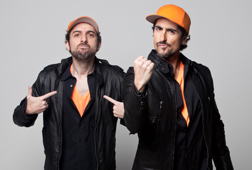 Legendarios ´pra sempree pode acabar recomeçar mais ' seempre esta comigo.Legendarios ´ra sempree melhor de que o panico na tv .Tiamo legendarios
