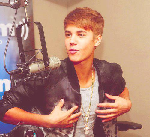 My follow button is lonely and its waiting for Justin to push it ;)