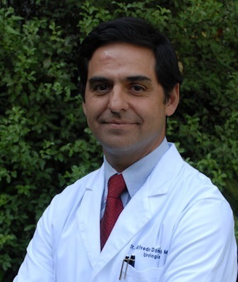 Urólogo Clínicas Dávila Recoleta y @ClinicaUandes, Past President Filial de Endourología de Chile. Endourología y Laparoscopía