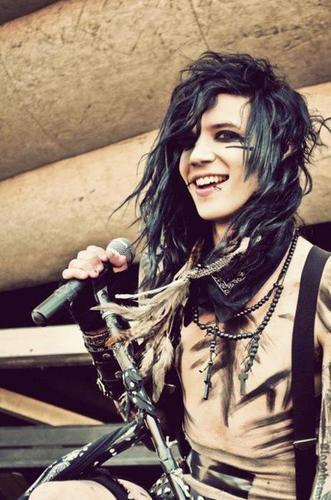 Versos de Post-HC, Metalcore, HardCore, Screamo, Death Core etc....  Dono : @1Vasto_lorde.