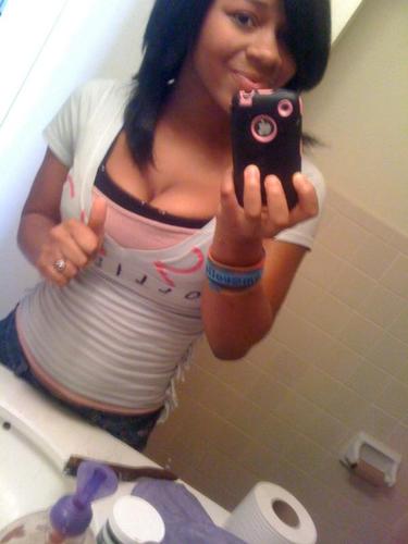 This is @SuckMy_Tweeetts second paqee!