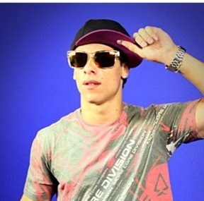 Miinha razão, meeu viver, Euu te amo meu Reei *-*  ! @LeoSchulzWOW . since : 29/07/2011
