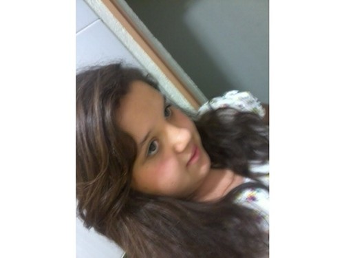 Sou alegre e muito sincera
amoo meus amigosss