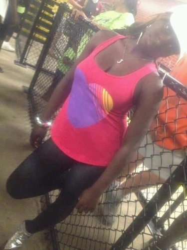 Beauty ? Jus Me ! Bhut Click That FOLLOW Button , I follow Baqk