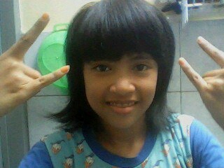 Nama gue Nadia Ayyasy.. Gue sering dipanggil Cungkring .. Follow gue ya..?? Langsung gue follback kok.. Twitter gue yg @ayyasy_n udah ke blokir..
