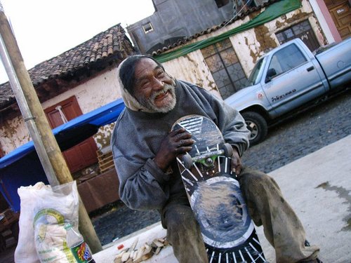 Viejo lobo de mar, en el sendero de la vida, caminando por la libre, vivo de la reparación de artilugios electrónicos, Usuario entusiasta de GNU/Linux.