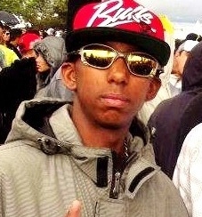 - eU nAo PrEci$o De StaTus NeM fAMa !! .... ( TO NO FACEBOOK)