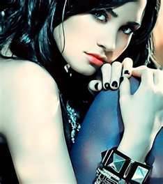 techno_charm's profile picture. I rise when you are asleep !