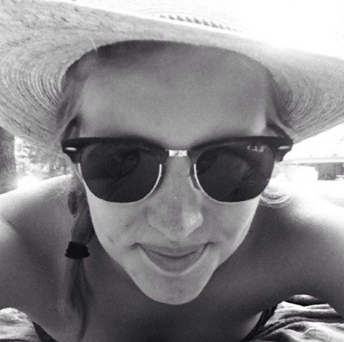 amylill's profile picture. Eh Em Why