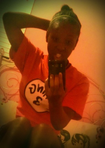 iM Tha Gurll Tha Will Ef Yo Dayyy Upp Wid Ah Biqq SMilE Onn Myyy Facee!