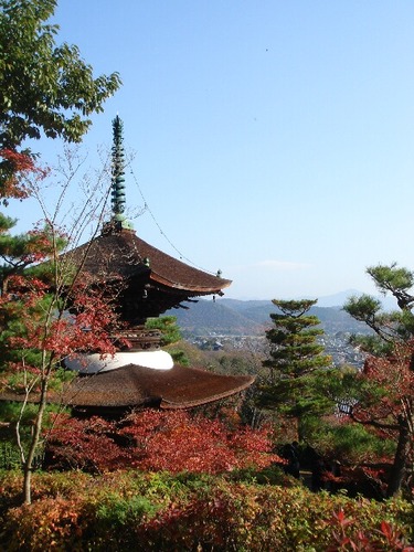 kyotostudy_note's profile picture. 京都観光文化検定対策。過去問を答え込みでランダムツイートするbotです。内容は殆ど1級2級。@liz_dが得意な問題はあまりツイートされませんので、内容が偏っているかも知れません。間違いや誤字などは返信かメッセージくださると助かります。自動フォロー返し設定になってます。