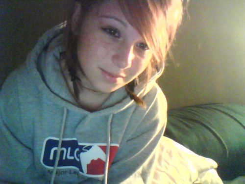 ESGNTiffany's profile picture. New to twitter follow me! I'm Auuz's girlfriend XD