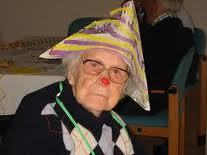 I JUST SHOT A MAN DOWN!! oma niet op opa's begravenis