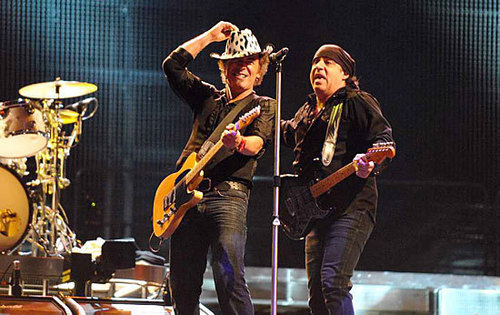 Handsomebilly1's profile picture. massive Bruce fan.pic is Bruce wearing my hat in Dublin I love my 2 Bull Terriers Dobby and Tillie