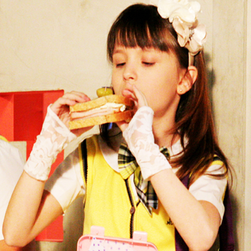 @lucassantossbt & @Larimanoela amo muito vcs nunca perco carrossel meu sonho é conhecer vcs dois um bjo espero que oficialize..♥ Ai Ai Ai vcs de mim não sai..♥