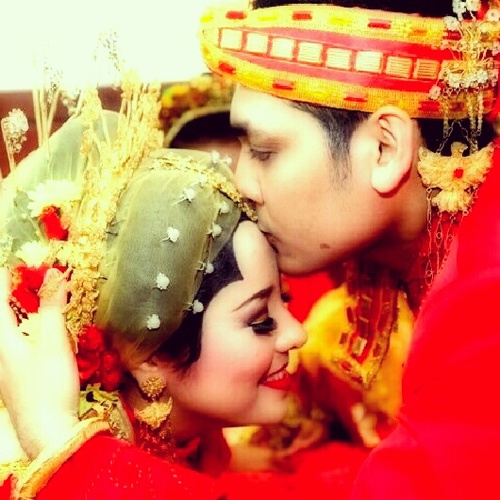 truly_ekaaryani's profile picture. I am Mrs. @S_andarizal