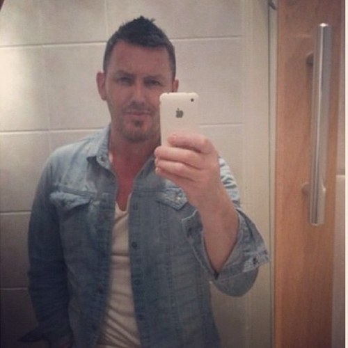 burtiebirds2012's profile picture. setting up a small bird shop mostly parrots, budgies and south america birds