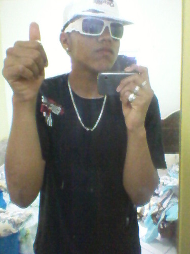 ‘’ADORO QUE ME INVEJAM E ME ODEIEM, PORQUE NINGUEM TEM INVEJA DO FEIO , E NEM ODEIA O FRACO. ‘’