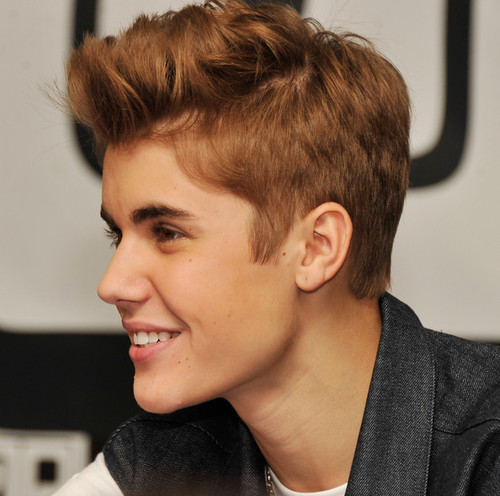 I HAV3 LOV3 ONLY 1 P3RSON IN MAH LIF3 AND THT I3 JUSTIN BIEBER*........Believe me JUSTIN.....3..J'ai aimer SEULEMENT 1 PERSONNE DANS MA VIE ET THT EST JB..3