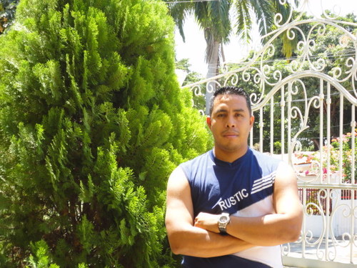 jonathanjccs_31's profile picture. I like chubby girls,pin :  258A1DE8, me gustan las chicas GORDITAS, me considero un chico tranquilo y sencillo y me gusta tener amistades de todas partes