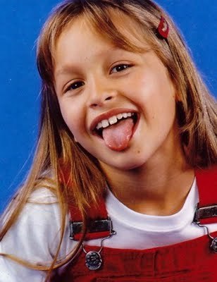 ∿ ♥ ‏Por sua causa eu tenho lindos sonhos para sonhar. Por sua causa, minha vida está cheia de amor. E meu maior sonho, é trazer você para minha realidade ♥ ∿