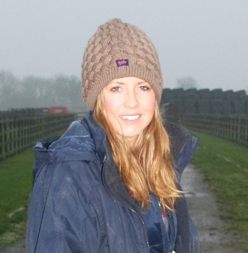 1annaward's profile picture. I work hard, play hard, Love; My Boston, Lola, Polo, Banter, Nice People, Fashion, Ice Cold Beer, People that make me laugh. Hate; The rain it ruins your shoes!