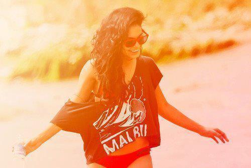 ∞ I think love is fearless,so stay strong and live like there's no tomorrow.♥ 15thmarch2011. @xcrashingstars Eri solo da incontrare,ma tu ci sei sempre stata.