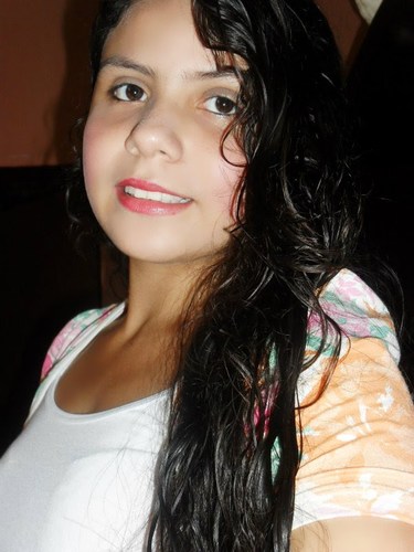 estudante (solteira) 16 anos 
*filha de Deus*