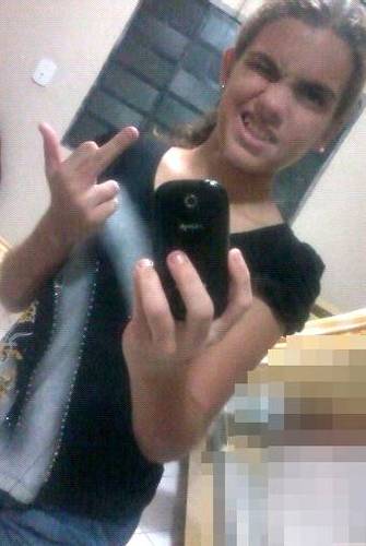 Me adoota ? ;D , Facebook, Rebeldes,Rock , Me seegue  que você não vai se arrepender ;3 . Sigo de volta ;D