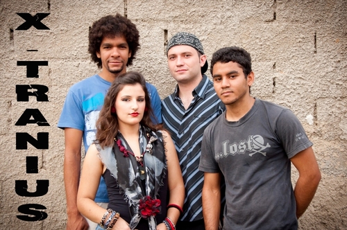 Rock Band. 
Solo Guitar:  José Sánchez
Ritmic Guitar: Jesús Yrady
Drums: Sebastian Aponte (RSAN)
Vocal: Vanessa Sousa (Vannybe -@Vannybe3)