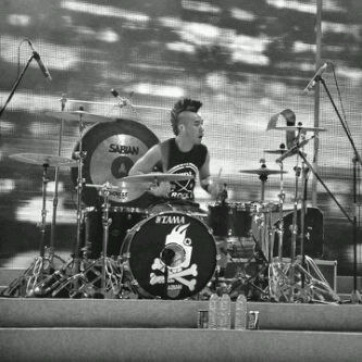 official fanbase @ikmaltobing from TEBING TINGGI,SUMUT \m/
 always support @ikmaltobing and always beside him♡