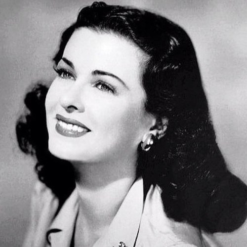 Winifred_Barnes's profile picture. Winifred C. Barnes married to George M. Barnes, mother to James B. Barnes and Rebecca P. Barnes [RP 21+ parody]