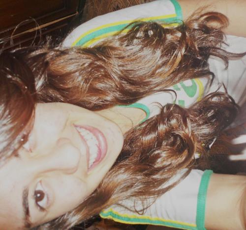 Ariana, solteira, 16 anos