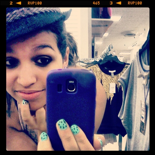 im fukin awesome .evry one liks mi. nd they never reqret ...search mi on fb Angie Marie Hernandez