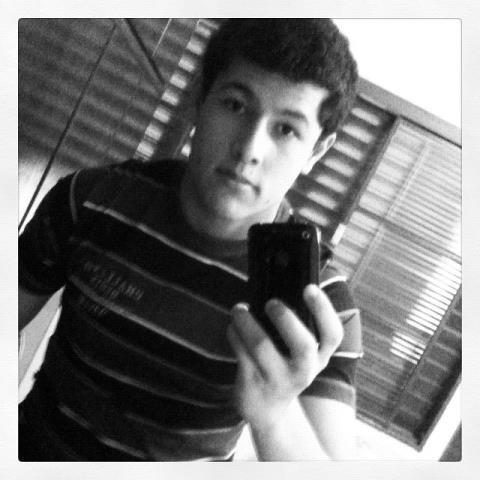 - A1 M3U D3U5 C0M0 3 B0M S3R V1D4 LOK4 ♪