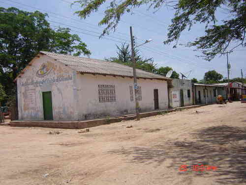 abogado, dedicado al mundo del campo en pequeña escala y al negocio de la tienda, líder comunitario en guacoche, Valledupar.cel 311 7068286, profesional univers