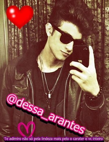 sou uma fã do @chayleao..♥ O cantor e ator que eu tenho muito orgulho de ser fã.. uma pessoa estremamente profissional, que ama oque faz   ♥ (Since: 07-03-12)